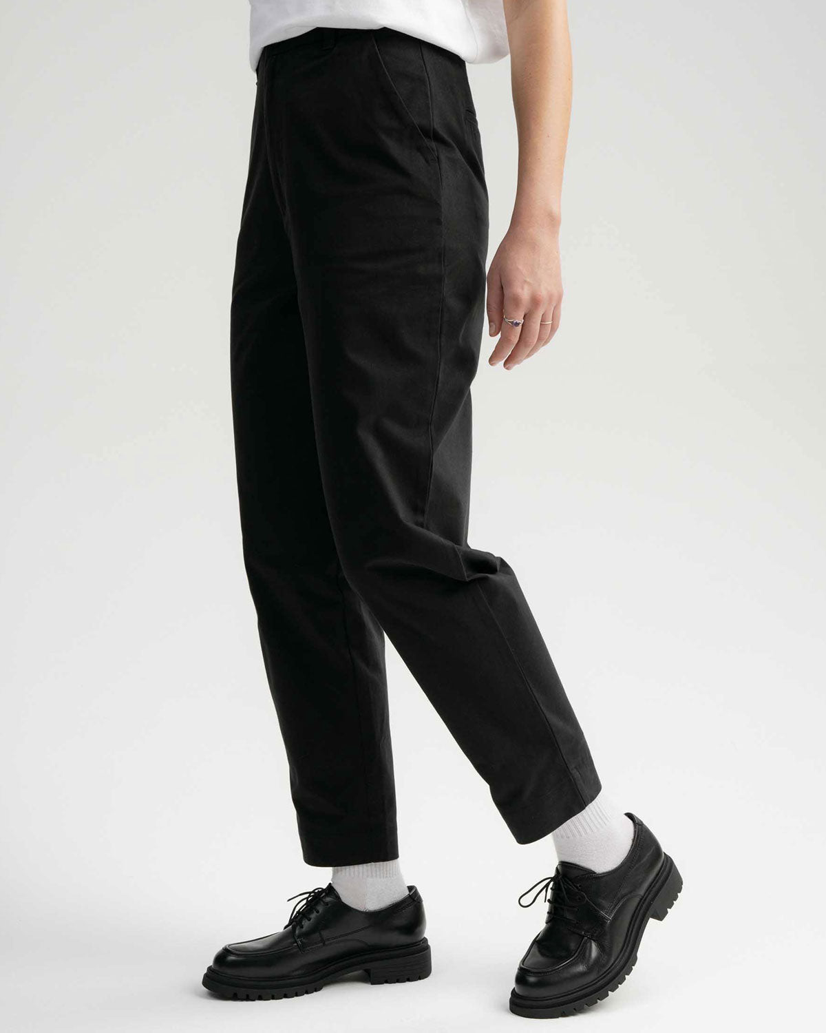 Mela Damen Hose mit hohem Bund schmal zulaufendem Bein Bio Baumwolle