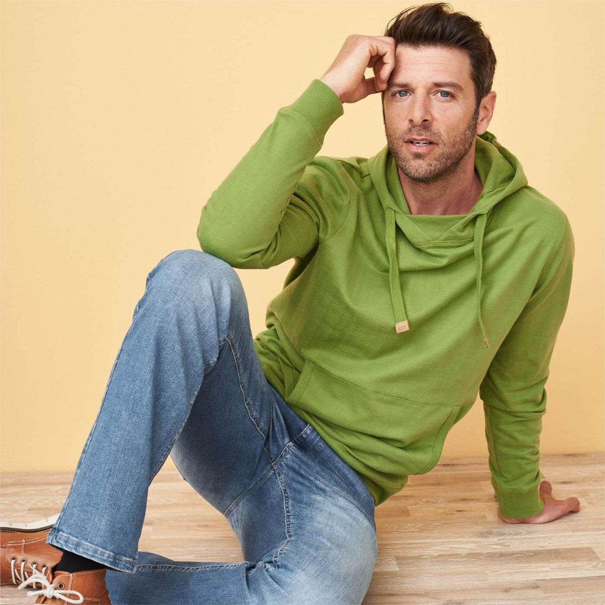 https://www.deva-natur.de/media/image/82/45/a6/Bio_Hoodie_Avocado_2.jpg
