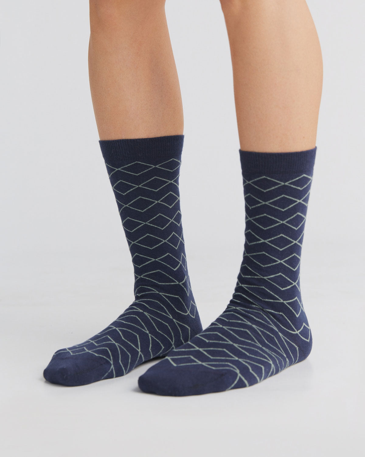 https://www.deva-natur.de/media/image/ed/c6/18/Bio_Socken_1324_1.jpg