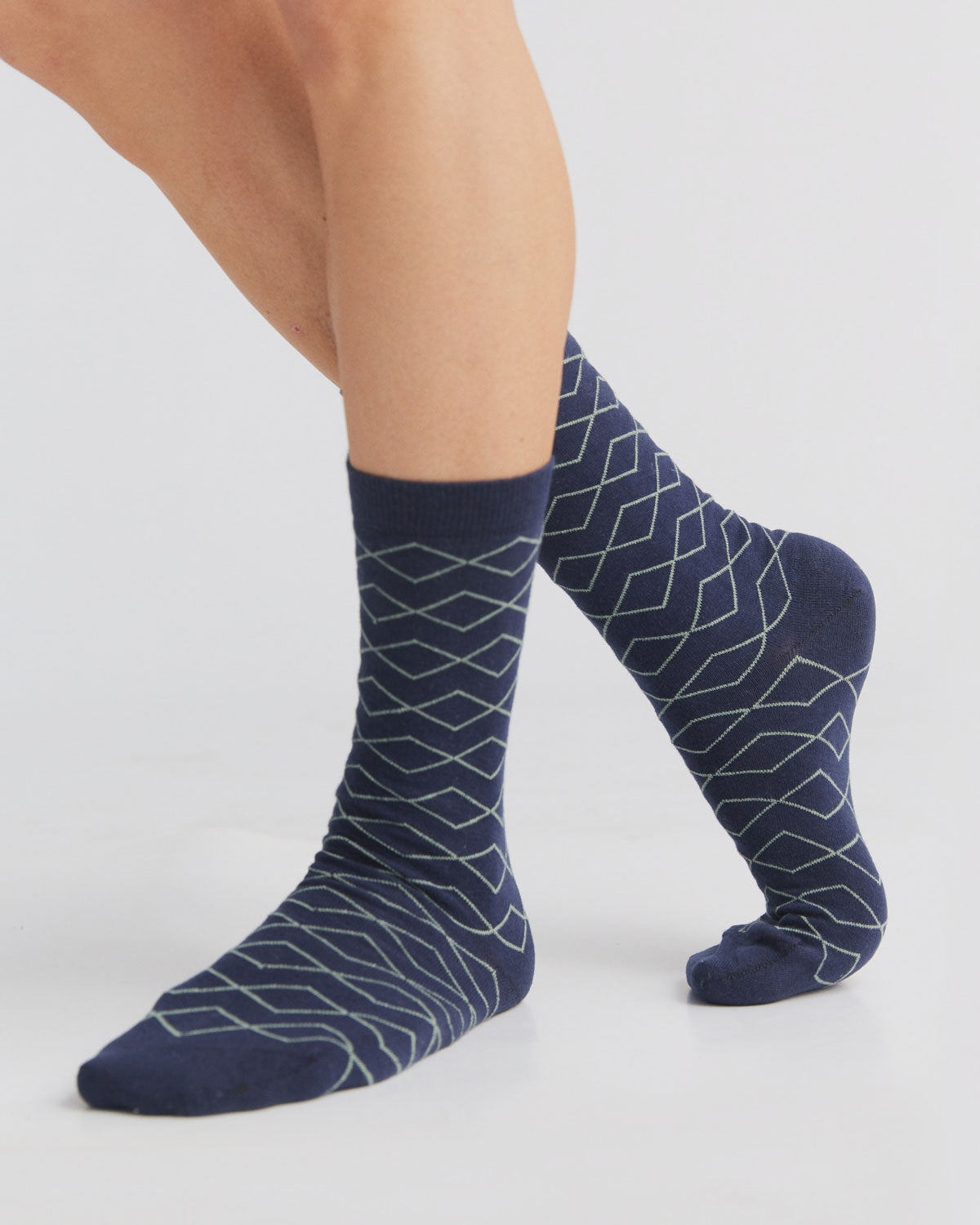 https://www.deva-natur.de/media/image/82/aa/57/Bio_Socken_1324_2.jpg