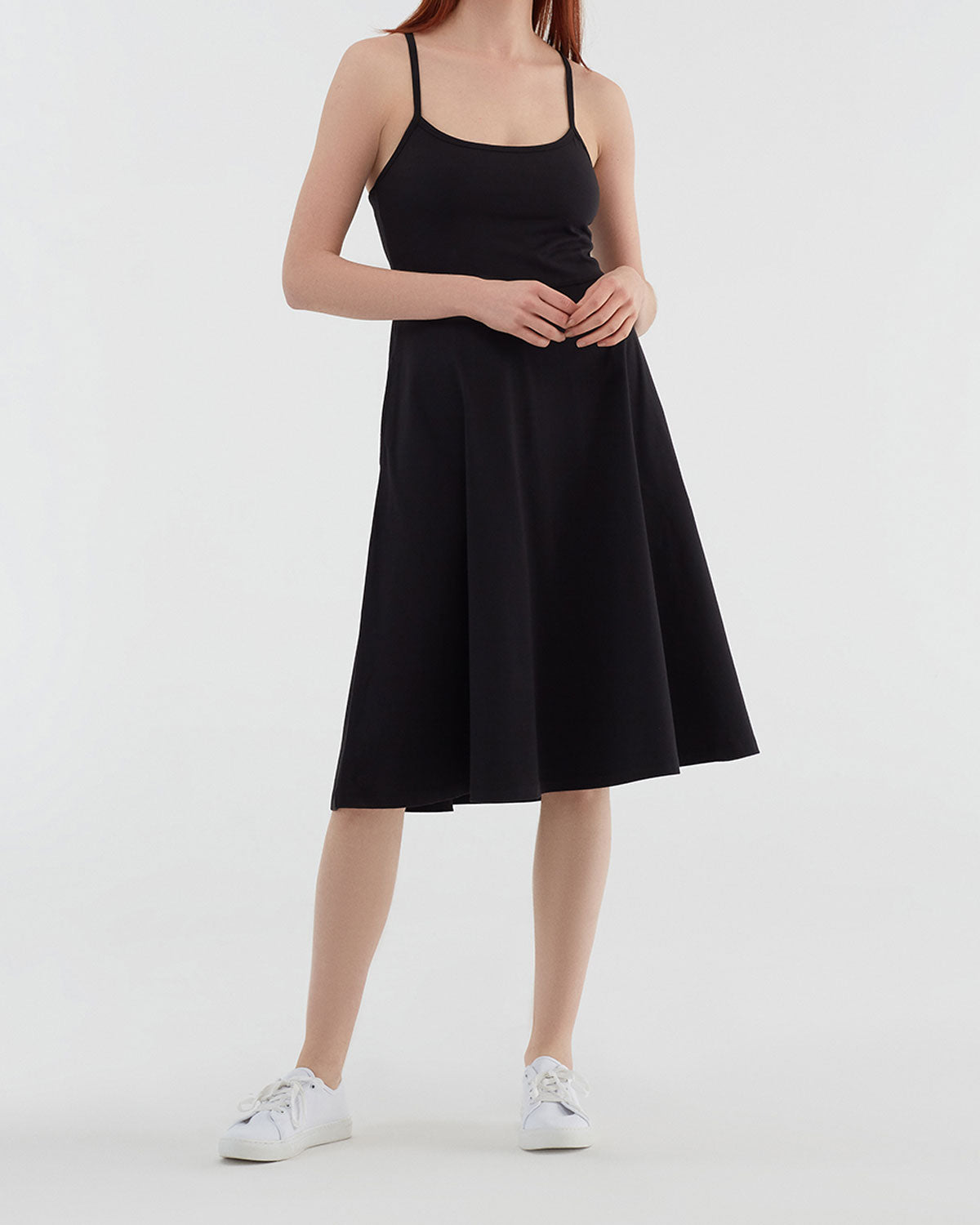 https://www.deva-natur.de/media/image/c8/64/5b/Bio_Treager_Kleid_-1734_01_0.jpg