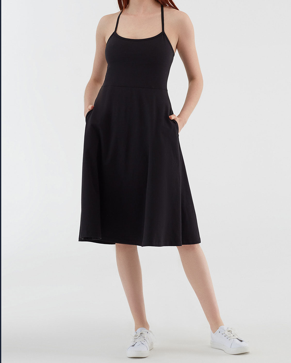 https://www.deva-natur.de/media/image/23/81/d9/Bio_Treager_Kleid_-1734_01_3.jpg